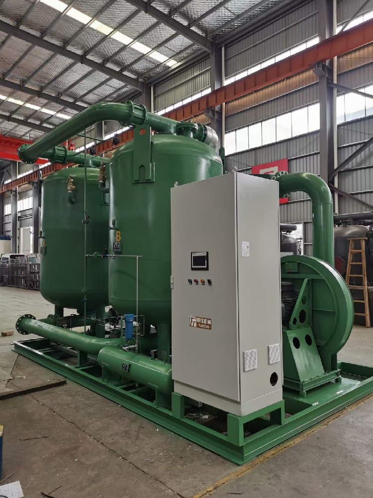 鼓風(fēng)熱再生吸附干燥機(jī)配套離心式空壓機(jī)